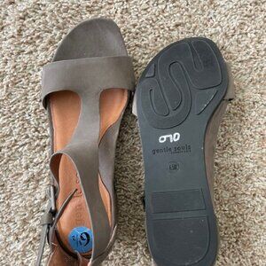 Gentle Souls by Kenneth Cole Women's Gisele Slide Wedge Sandal 6.5